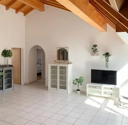 Charming Penthouse With Veranda In The Center Of Appartamento Briga